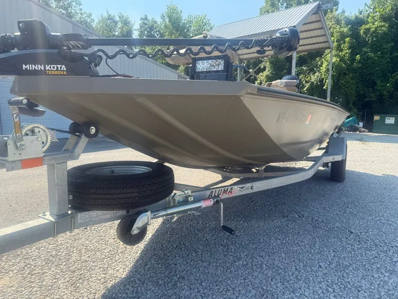 Slide: The Image of Alumacraft MV1756SC 2022 - 5