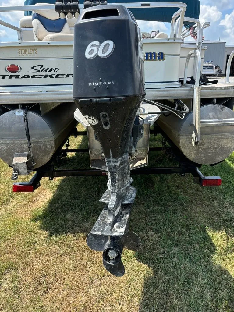 Slide: The Image of Sun Tracker Fishin' Barge 21 2008 - 7