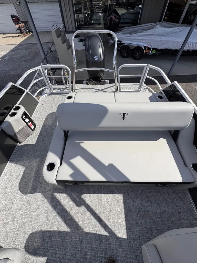 Slide: The Image of Trifecta LE Series 24UL LE T 2025 - 15