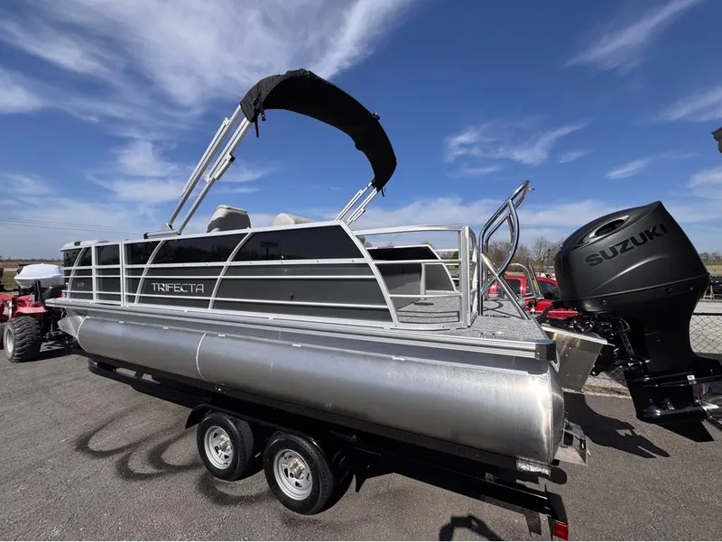 Slide: The Image of Trifecta LE Series 24UL LE T 2025 - 28