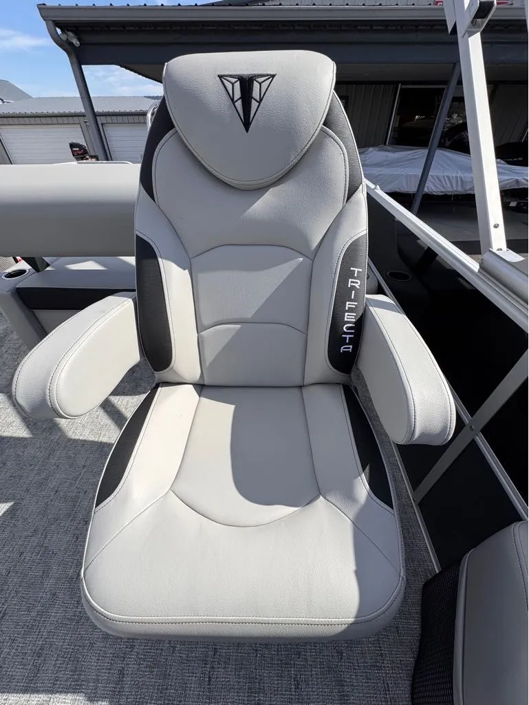 Slide: The Image of Trifecta LE Series 24UL LE T 2025 - 34