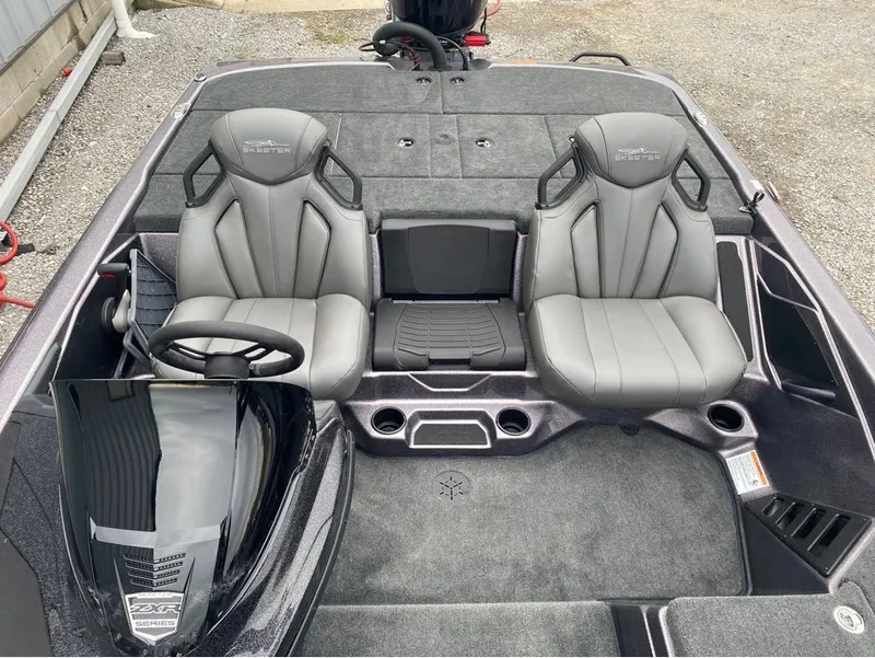 Slide: The Image of Skeeter ZXR Series ZXR21SE 2025 - 13