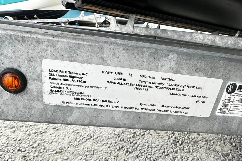 Slide: The Image of 2018 Yamaha Suncatcher G3 Pontoon trailer label with specifications and manufacturer details. - 10