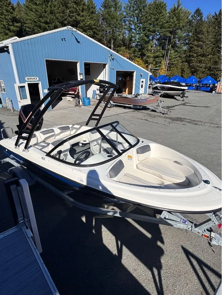 Slide: The Image of Bayliner 160 Bowrider 2018 - 7