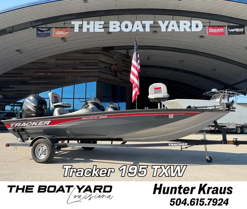 The Image of Tracker 195 TXW 2017 - 1