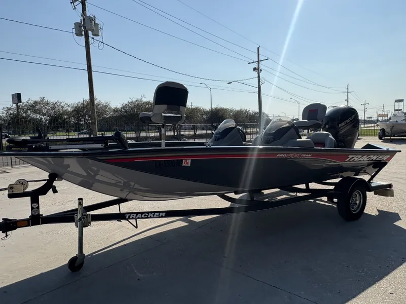 Slide: The Image of Tracker 195 TXW 2017 - 3