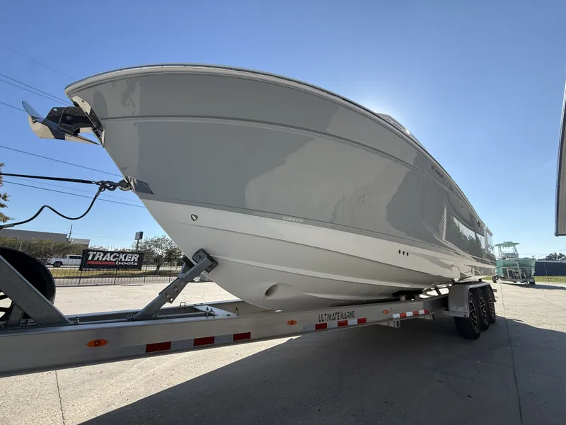 Slide: The Image of Blackfin 302 CC 2023 - 10