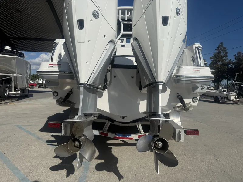 Slide: The Image of Blackfin 302 CC 2023 - 4