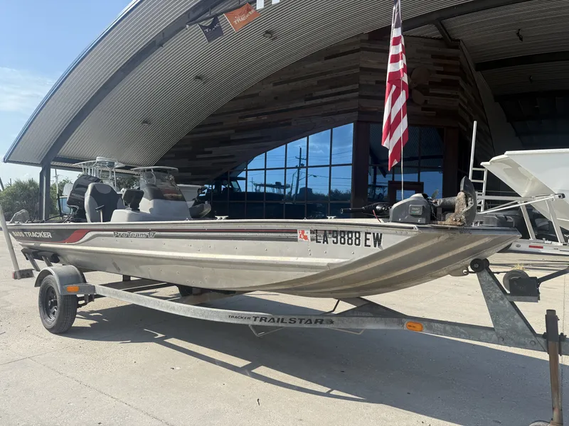 Slide: The Image of Tracker 17 Aluminum Bass Boat 1997 - 8