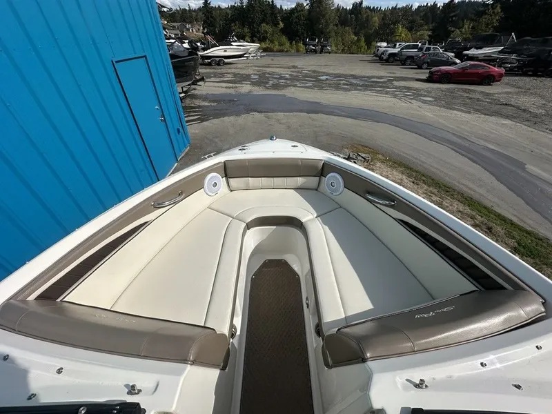 Slide: The Image of Sea Ray SLX 230 2013 - 10