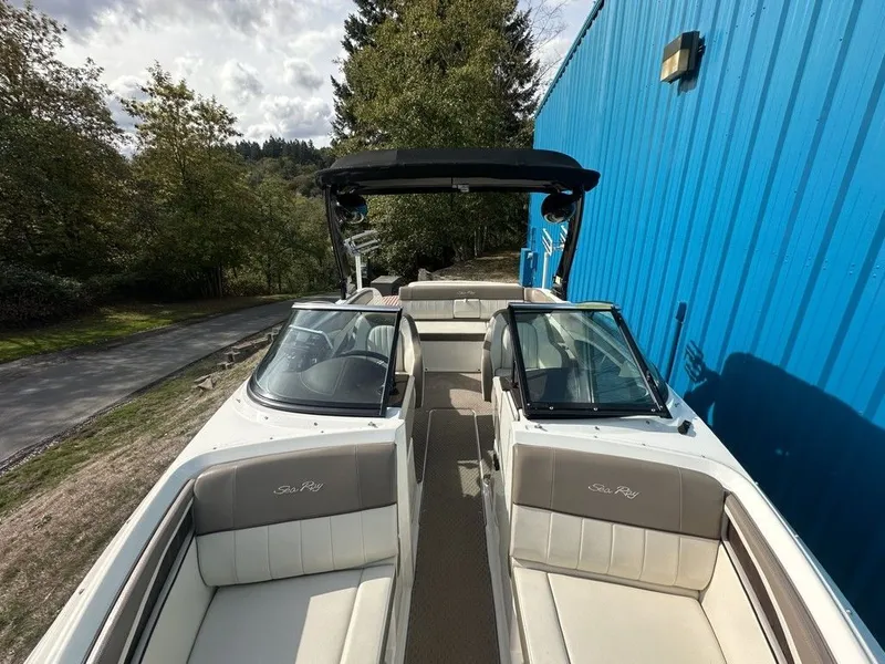 Slide: The Image of Sea Ray SLX 230 2013 - 12