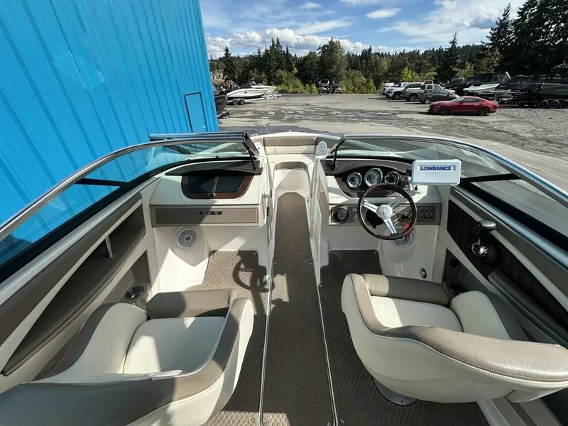 Slide: The Image of Sea Ray SLX 230 2013 - 4