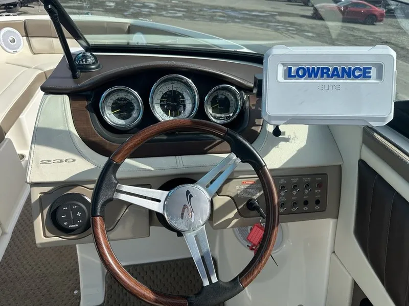 Slide: The Image of Sea Ray SLX 230 2013 - 6