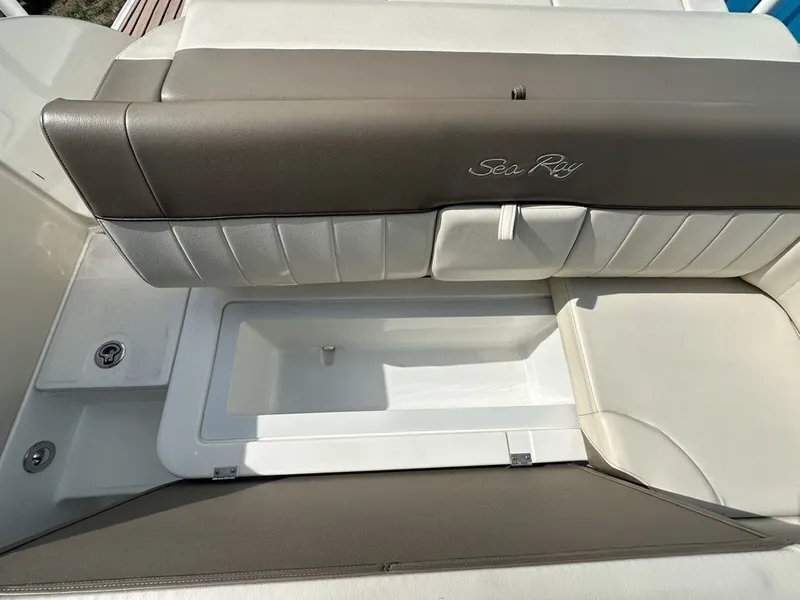 Slide: The Image of Sea Ray SLX 230 2013 - 8