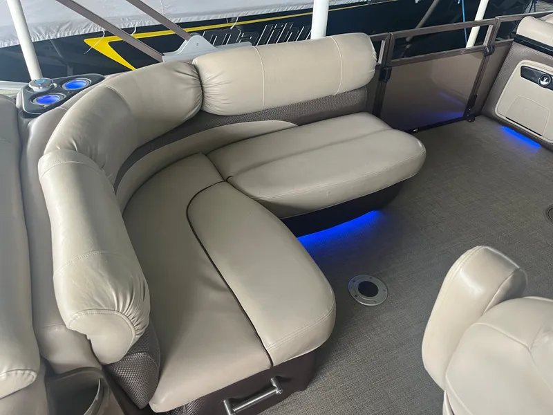 Slide: The Image of Regency 254 LE3 2015 - 10