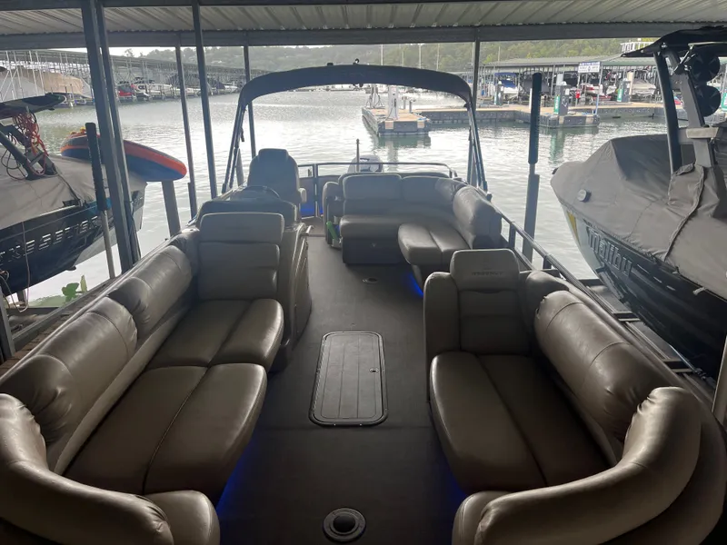 Slide: The Image of Regency 254 LE3 2015 - 21