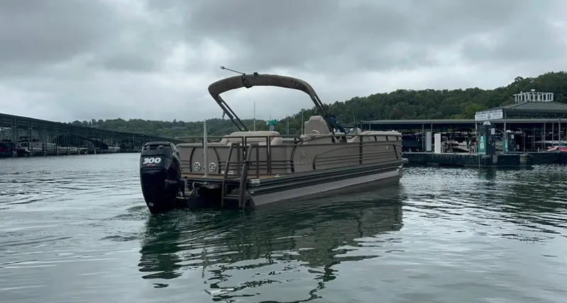 Slide: The Image of Regency 254 LE3 2015 - 3