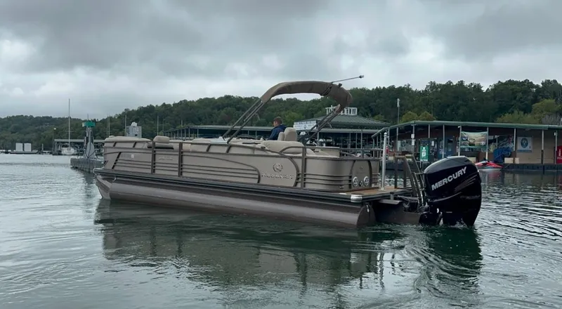 Slide: The Image of Regency 254 LE3 2015 - 5