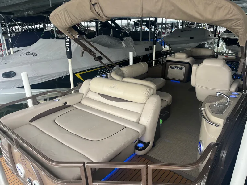 Slide: The Image of Regency 254 LE3 2015 - 7