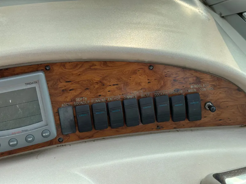 Slide: The Image of Sea Ray 340 Sundancer 1999 - 21