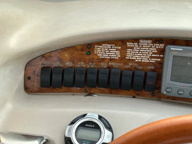 Slide: The Image of Sea Ray 340 Sundancer 1999 - 22