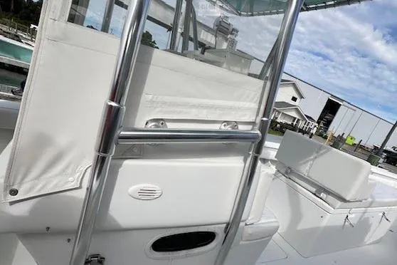 Slide: The Image of 2007 SeaCraft SC32 Master Angler boat deck with stainless steel railings. - 30