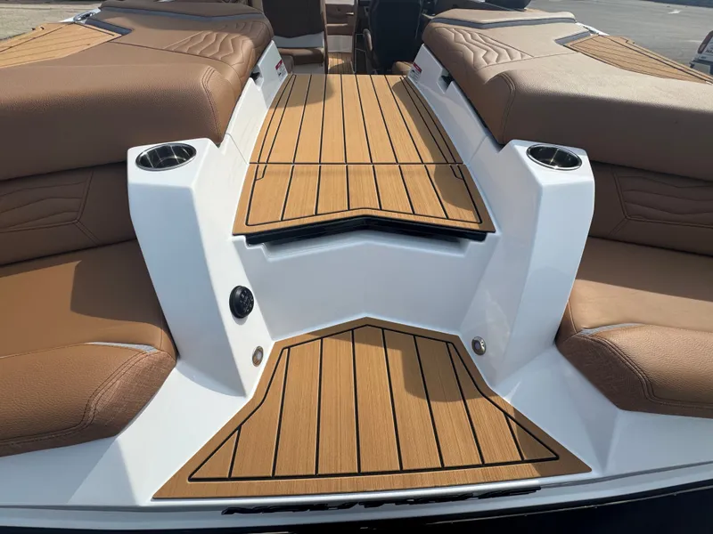 Slide: The Image of Nautique G23 2026 - 12