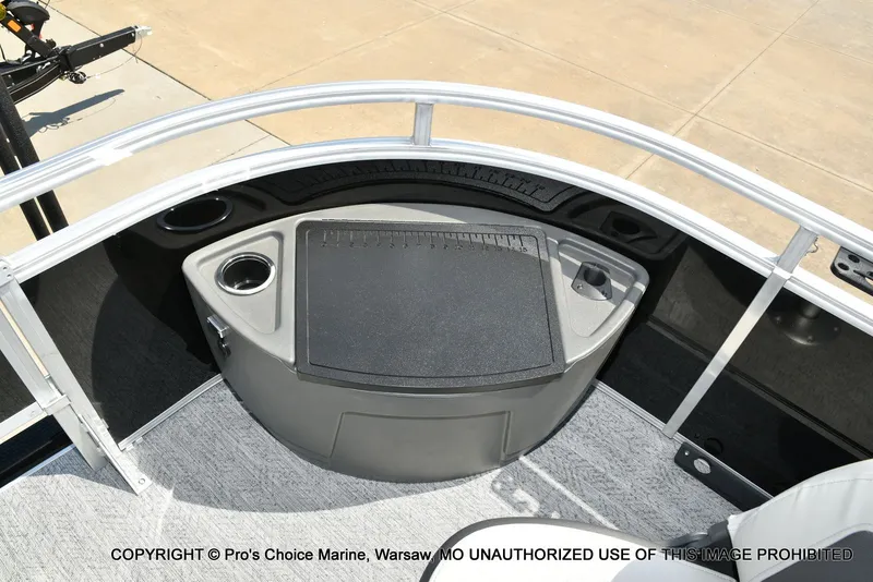 Slide: The Image of Sun Tracker Fishin' Barge 22 DLX w/115HP Pro-XS 4 Stroke 2026 - 19