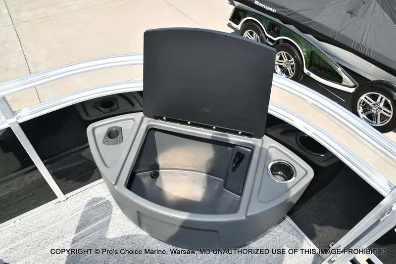 Slide: The Image of Sun Tracker Fishin' Barge 22 DLX w/115HP Pro-XS 4 Stroke 2026 - 25