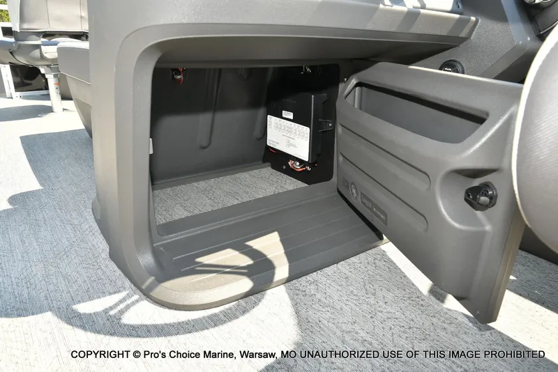 Slide: The Image of Sun Tracker Fishin' Barge 22 DLX w/115HP Pro-XS 4 Stroke 2026 - 42