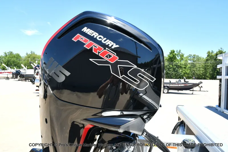 Slide: The Image of Sun Tracker Fishin' Barge 22 DLX w/115HP Pro-XS 4 Stroke 2026 - 5