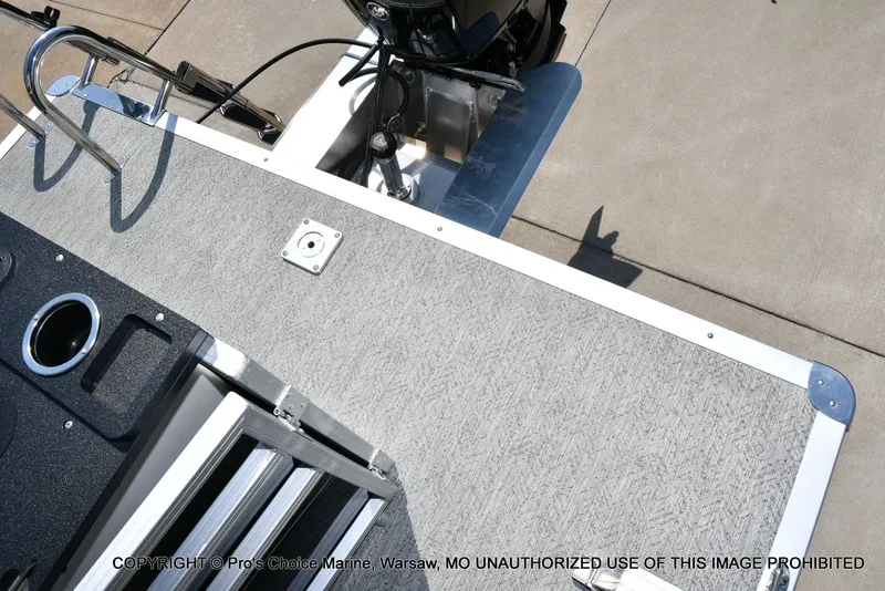 Slide: The Image of Sun Tracker Fishin' Barge 22 DLX w/115HP Pro-XS 4 Stroke 2026 - 52