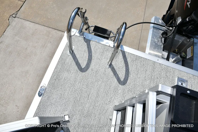 Slide: The Image of Sun Tracker Fishin' Barge 22 DLX w/115HP Pro-XS 4 Stroke 2026 - 57