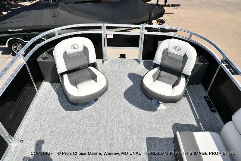 Slide: The Image of Sun Tracker Fishin' Barge 22 DLX w/115HP Pro-XS 4 Stroke 2026 - 7