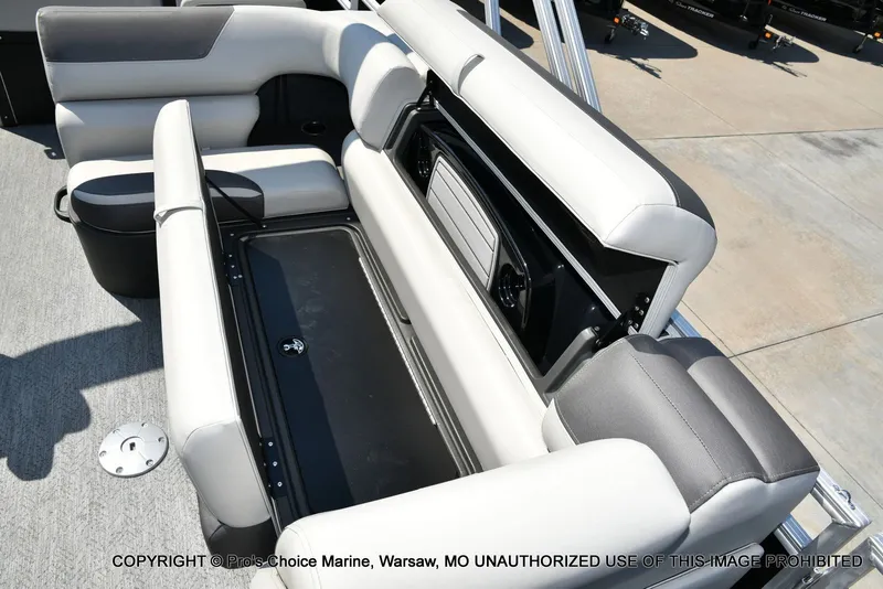 Slide: The Image of Sun Tracker Fishin' Barge 22 DLX w/115HP Pro-XS 4 Stroke 2026 - 71