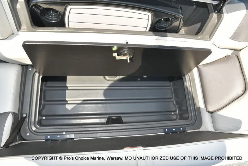 Slide: The Image of Sun Tracker Fishin' Barge 22 DLX w/115HP Pro-XS 4 Stroke 2026 - 74