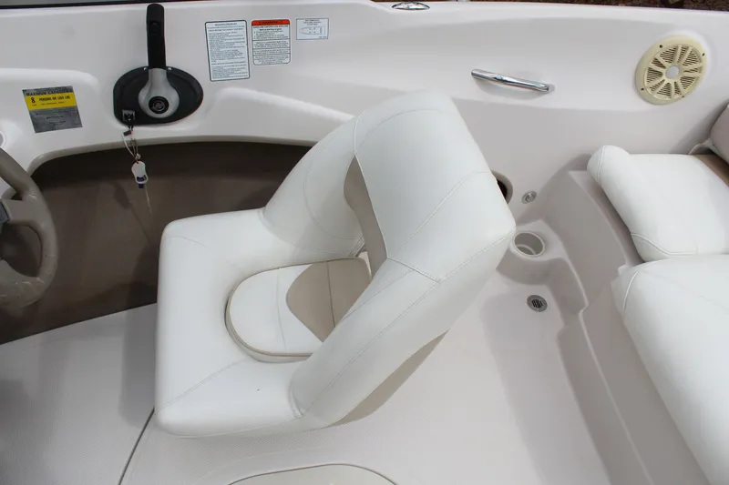 Slide: The Image of Tracker Tahoe Q5i 2008 - 10