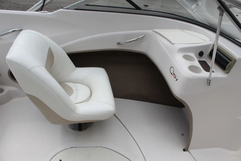 Slide: The Image of Tracker Tahoe Q5i 2008 - 11