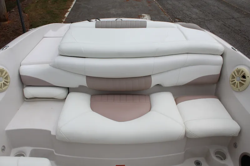 Slide: The Image of Tracker Tahoe Q5i 2008 - 12