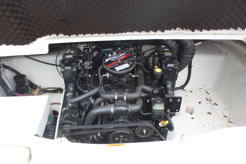 Slide: The Image of Tracker Tahoe Q5i 2008 - 15