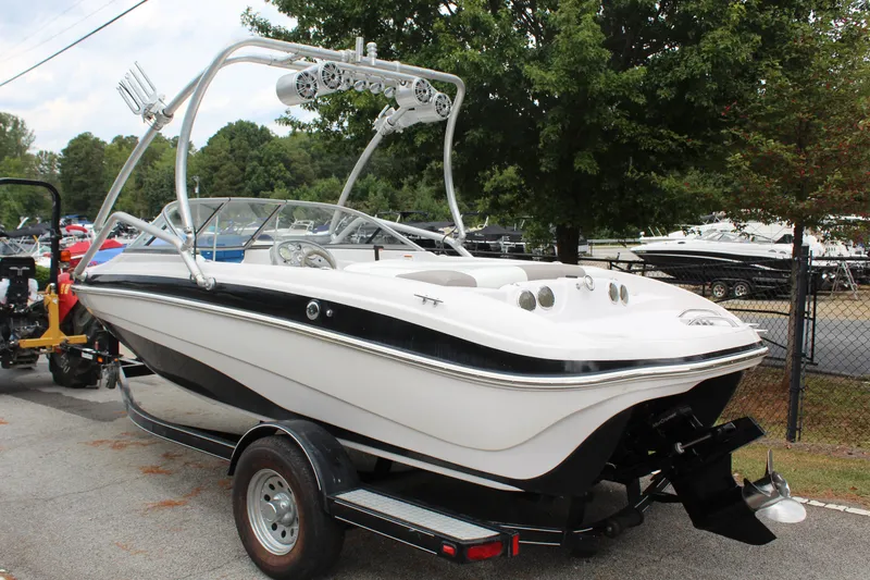 Slide: The Image of Tracker Tahoe Q5i 2008 - 3