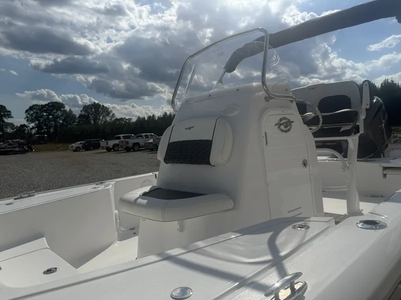Slide: The Image of Tidewater 2110 Bay Max 2026 - 12