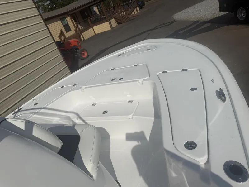 Slide: The Image of Tidewater 2110 Bay Max 2026 - 5