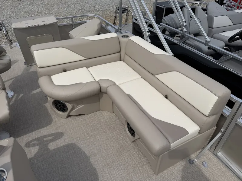 Slide: The Image of Avalon Venture 19 QUAD FISH 2026 - 3