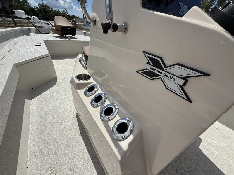 Slide: The Image of Xpress H22B Bay 2026 - 6