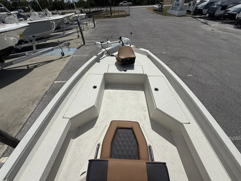 Slide: The Image of Xpress H22B Bay 2026 - 7