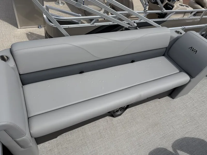 Slide: The Image of Avalon VLS 21 QUAD LOUNGER-115HP 2026 - 4