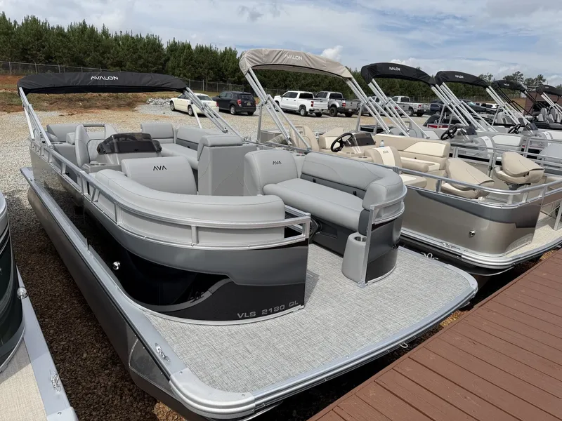 The Image of Avalon VLS Quad Lounge - 21' 2026 - 1