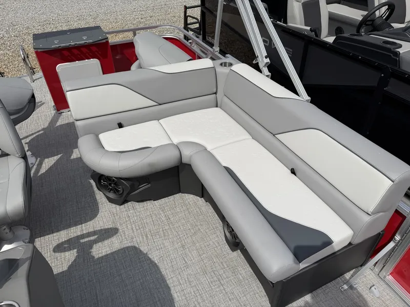 Slide: The Image of Avalon Venture 19 QUAD FISH-90HP 2026 - 4