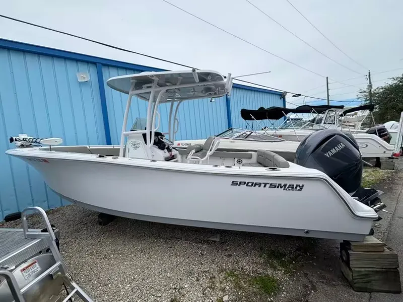 The Image of Sportsman Heritage 231 Center Console 2023 - 1